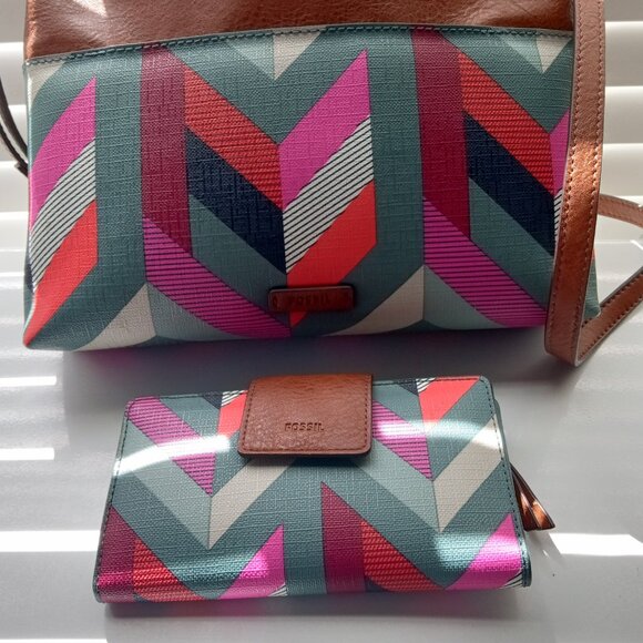 Fossil crossbody and wallet - Picture 6 of 10